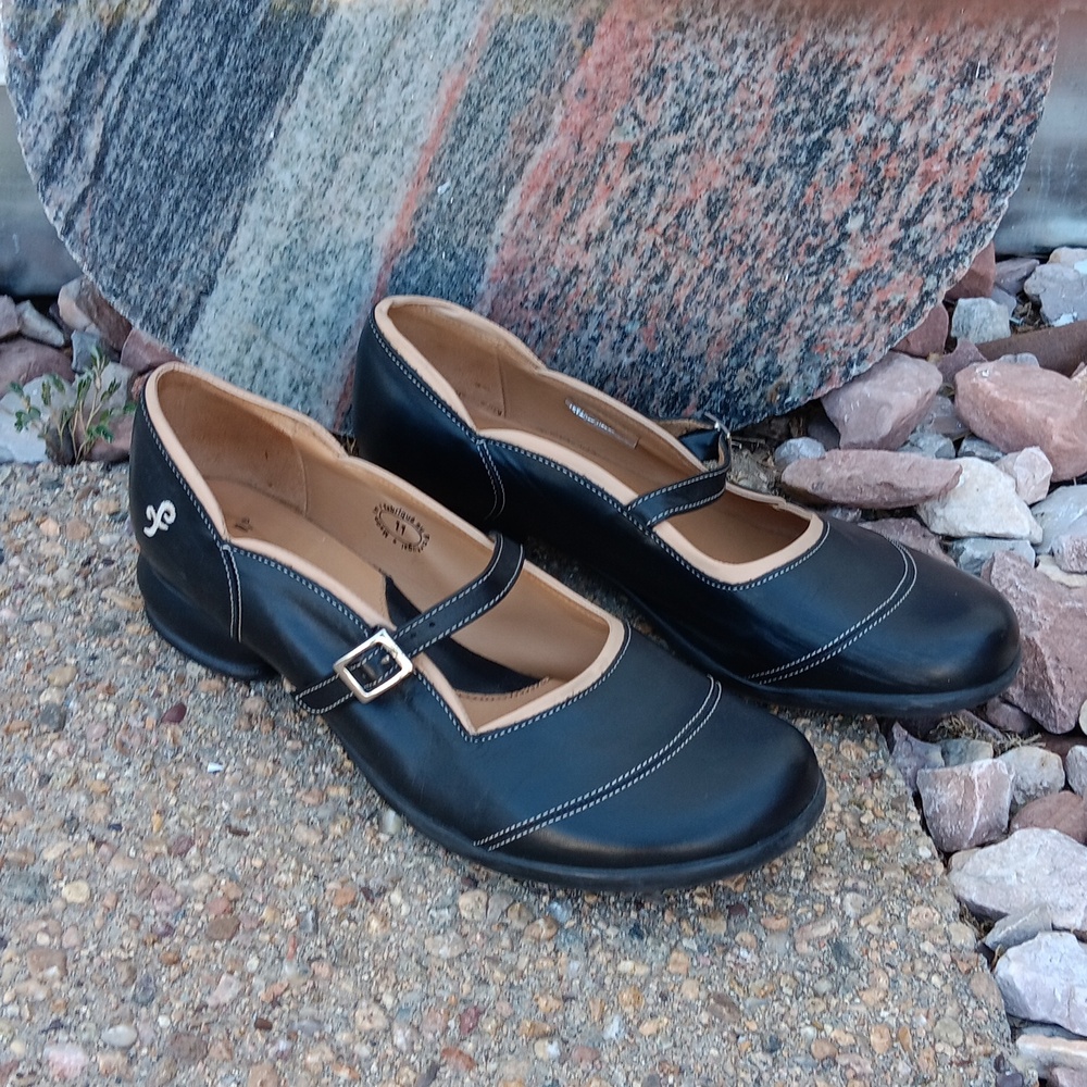 John Fluevog "Sandra" black leather Mary Janes shoes women's sz 11